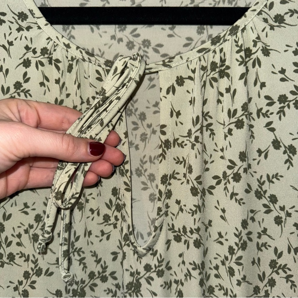 Kaileigh Green Floral Midi Dress - Picture 3 of 8